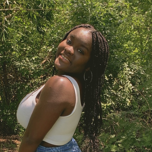 Meet your Posher, Isabelle - Picture 1 of 1